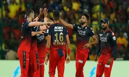 తడబడుతున్న  పంజాబ్.. బెంగళూరుకు అప్పగిస్తారా?