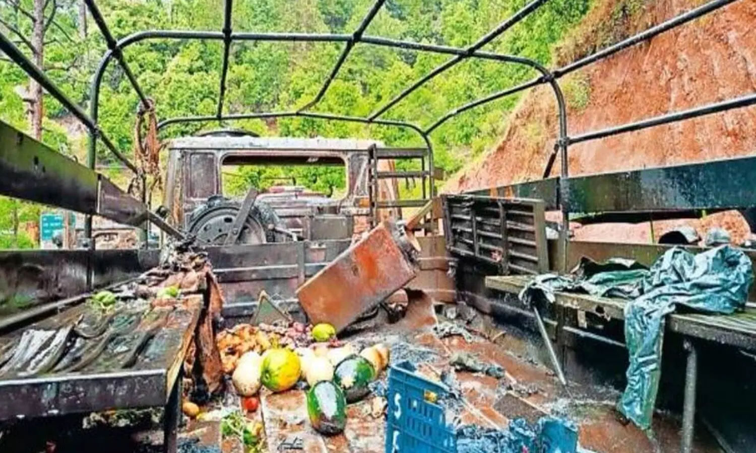 పూంచ్ ఉగ్రదాడిలో జవాన్లపై కాల్పులు