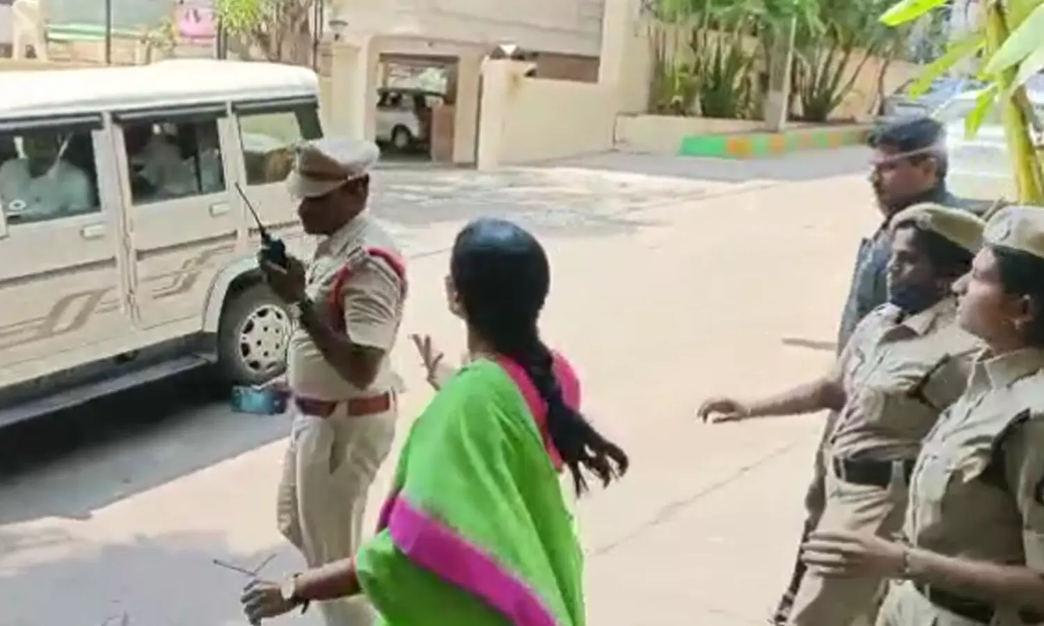 వైఎస్ షర్మిల అరెస్ట్ వైఎస్ షర్మిల అరెస్ట్