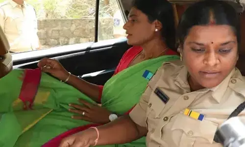 చంచల‌్‌గూడ జైలులో షర్మిల