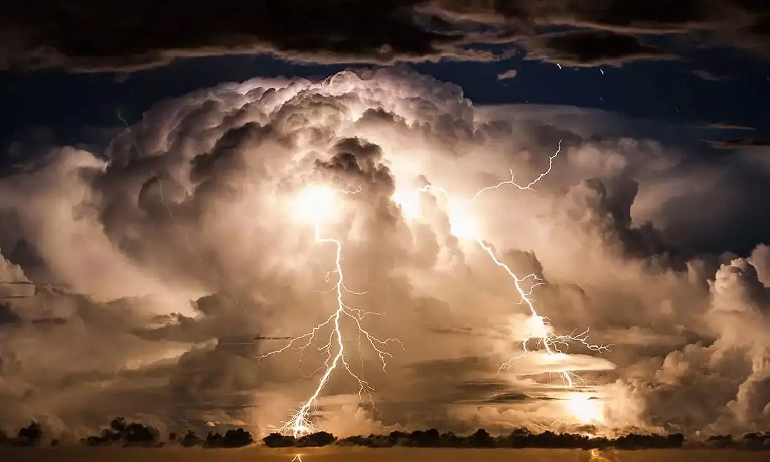 పిడుగుపాటుకు 14 మంది మృతి