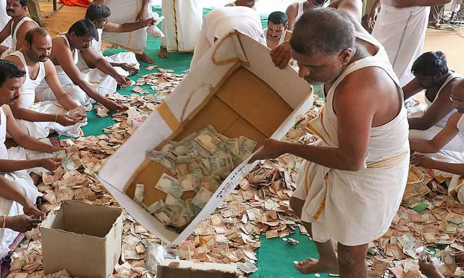 పరకామణిలో చోరీ