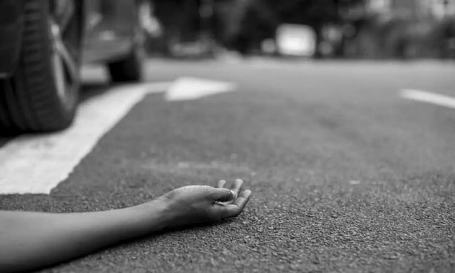 ఘోర రోడ్డు ప్రమాదం : ఐదుగురి మృతి