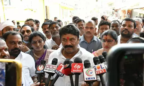 ఎవడు పడితే వాడడిగితే ఇస్తామా?