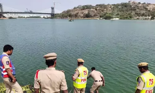 man suicide at durgam cheruvu cable bridge
