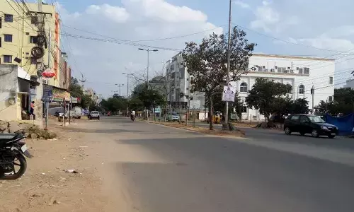 ఐఏఎస్ vs హెచ్‌ఎండీఏ