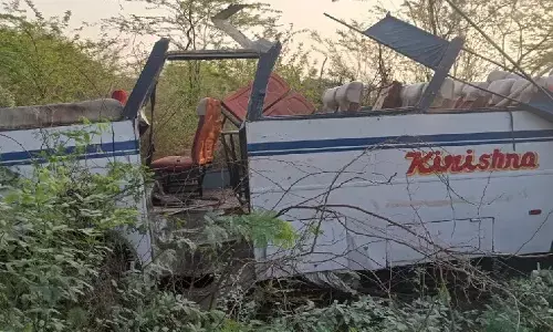 tragic bus accident in uttarpradesh