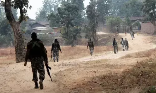 తెలంగాణ  ఛత్తీస్ గఢ్ సరిహద్దుల్లో కాల్పులు