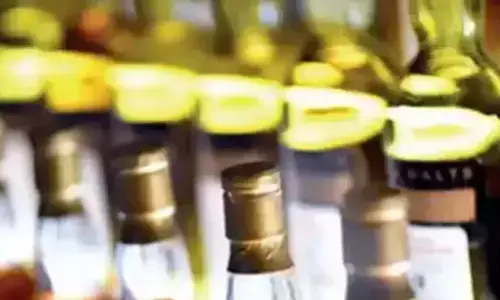 కల్తీసారా తాగి ముగ్గురి మృతి