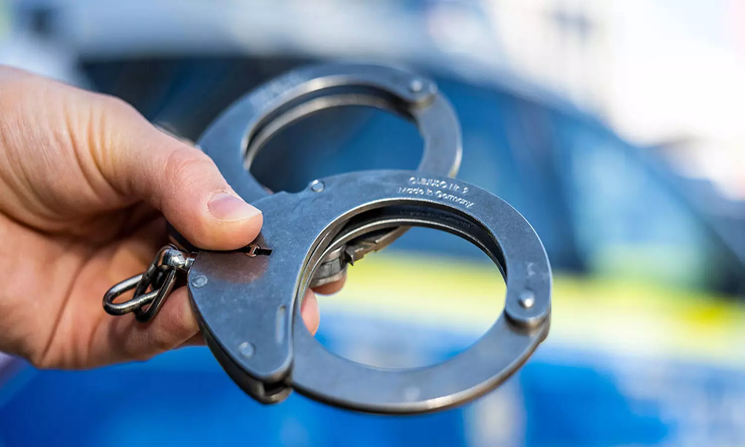 డబ్బు కోసం.. తల్లి నివాసానికి నిప్పంటించిన ప్రబుద్ధుడు