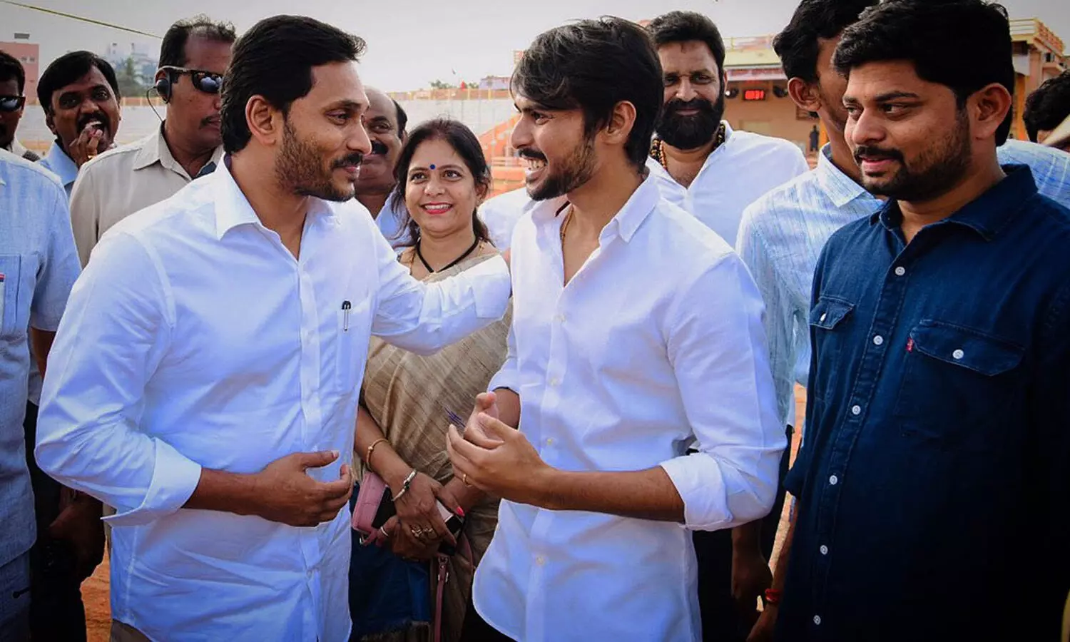 పేర్ని కిట్టు పొలిటికల్ ఎంట్రీ.. వైసీపీ ఓకే చెప్పినట్టేనా? పేర్ని కిట్టు పొలిటికల్ ఎంట్రీ.. వైసీపీ ఓకే చెప్పినట్టేనా?