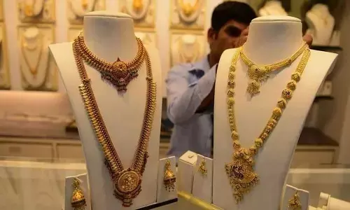 gold robbery in monda market