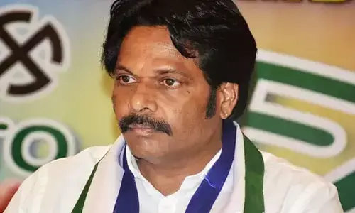 వైసీపీ ఎంపీ భార్య, కుమారుడు కిడ్నాప్