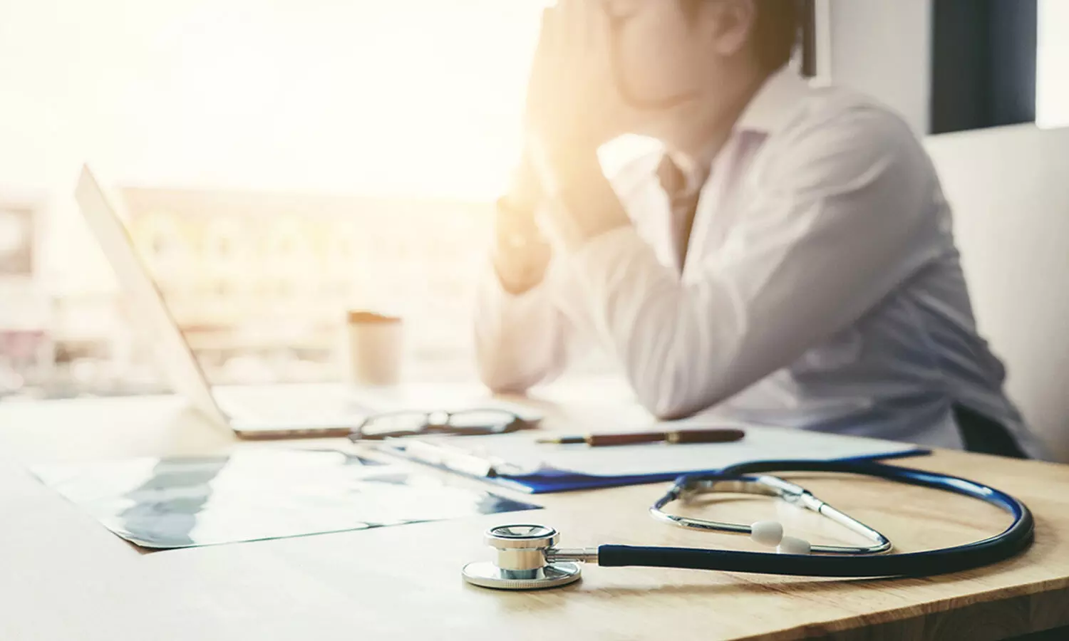 ముప్పు ముంగిట వైద్యులు