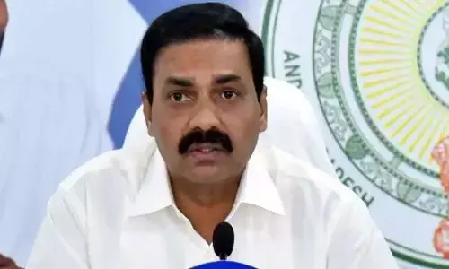 kakani govardhan reddy, ex mla, searching, police