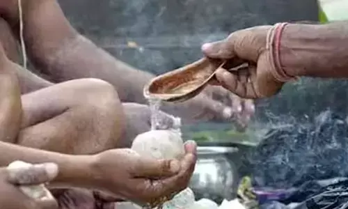 man celebrates his peddakarma, uttarpradesh viral news