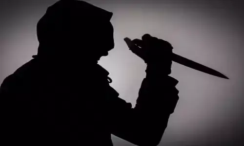 father stabs son in delhi