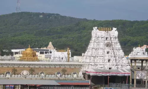 rush, devotees, tirumala, income