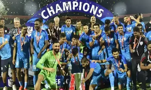 మెరిసిన భారత్ ఫుట్ బాల్ టీమ్.. కోటి రూపాయల బహుమతి