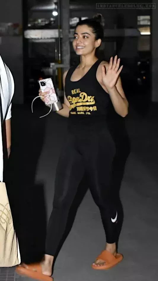 జిమ్ లో తెగ కష్టపడుతున్న టాలీవుడ్ ముద్దుగుమ్మలు