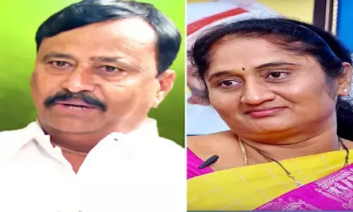 కొత్త తలనొప్పి.. పెనుకొండలో కొట్టుకున్న రెండు టీడీపీ వర్గాలు