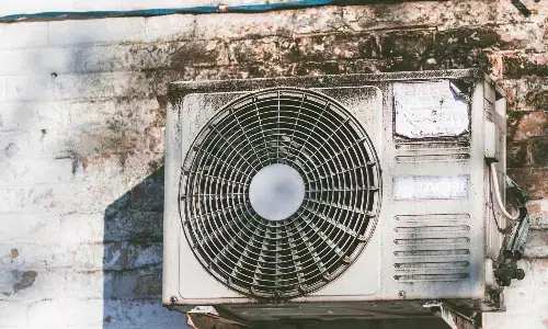 పెనువిషాదం.. ఏసీ పేలి ఇద్దరు మృతి