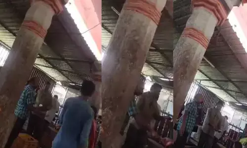 దుర్గగుడిలో కొబ్బరికాయల వివాదం.. అసలేం జరిగిందంటే..