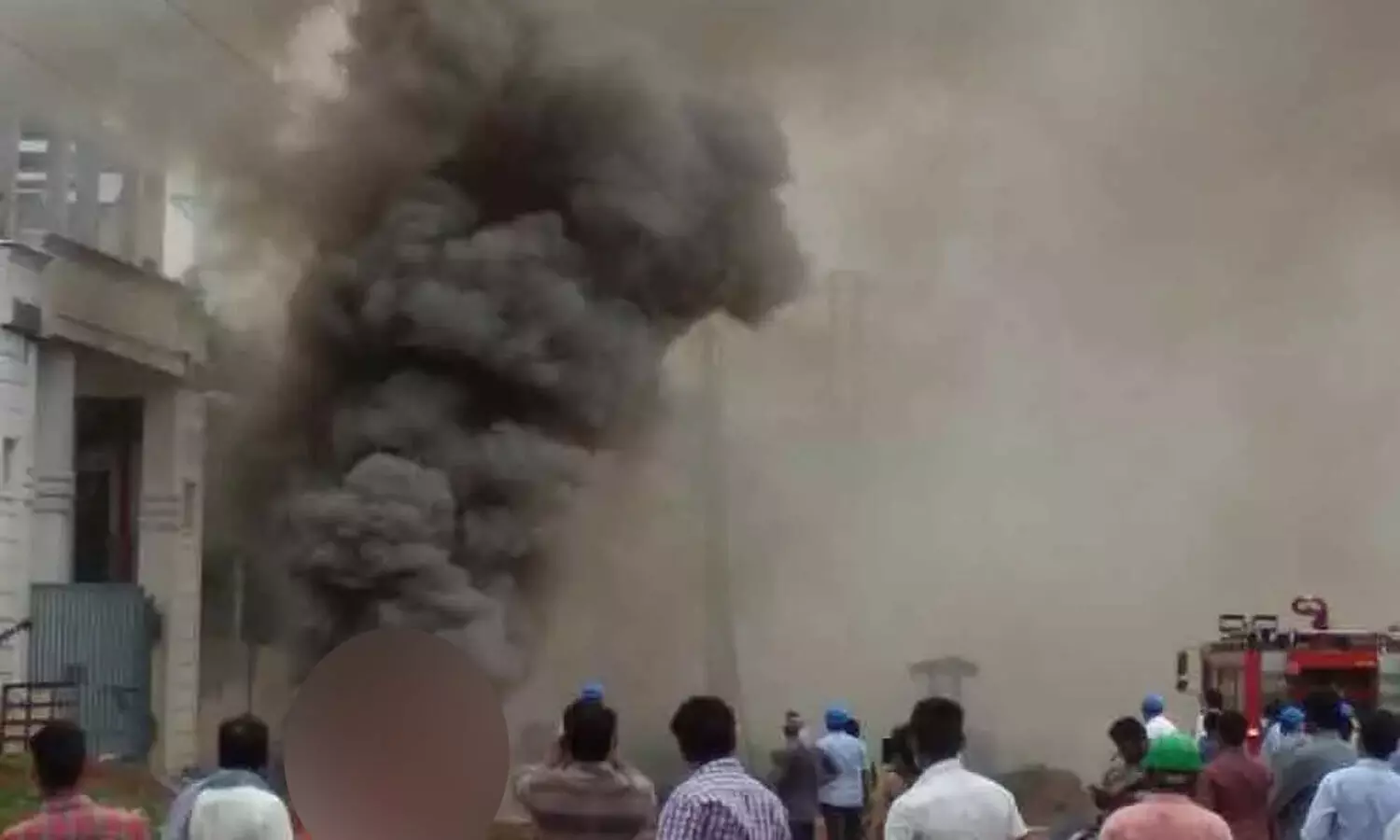 అచ్యుతాపురంలో భారీ అగ్ని ప్రమాదం.. ఇద్దరు మృతి