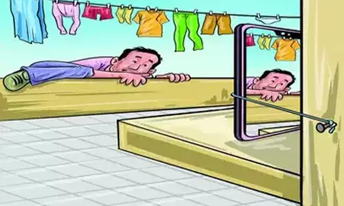 man thiefs woman undergarments