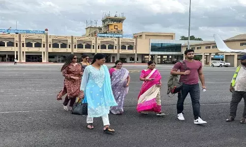 తన పేరు మీదున్న భూములను వారికి రాసిచ్చేసిన వైఎస్ షర్మిల