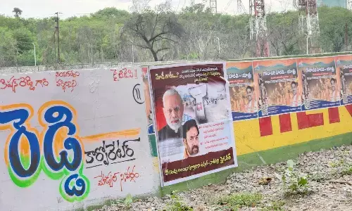 తెలంగాణలో ప్రధాని మోదీ.. పోస్టర్ల కలకలం