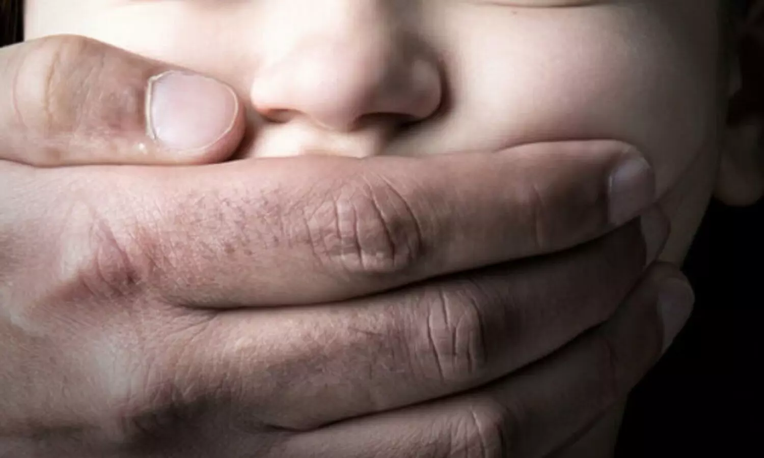 విశాఖలో మైనర్ పై ప్యూన్ లైంగిక దాడి