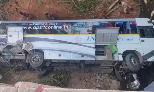 ప్రకాశం జిల్లాలో ఘోర రోడ్డు ప్రమాదం