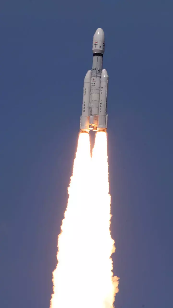 కంగ్రాచ్యులేషన్స్ ఇండియా.. చంద్రయాన్ 3 ప్రయోగం తొలి దశ విజయవంతం