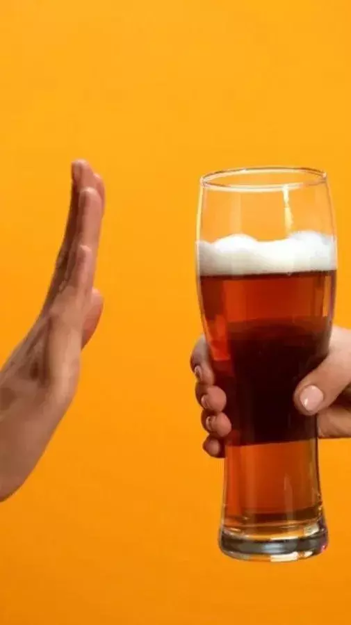 ఒకప్పుడు బాగా.. ఆ తర్వాత మద్యాన్ని వదిలేసిన నటులు