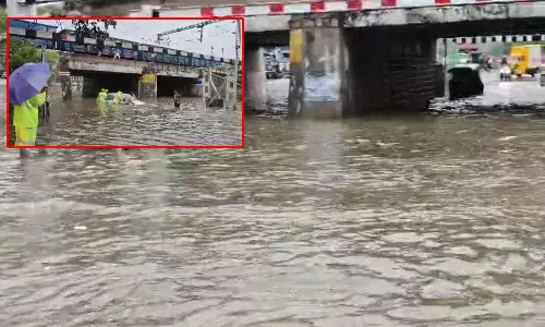 భాగ్యనగరంలో భారీ వర్షాలు.. స్తంభించిన ట్రాఫిక్