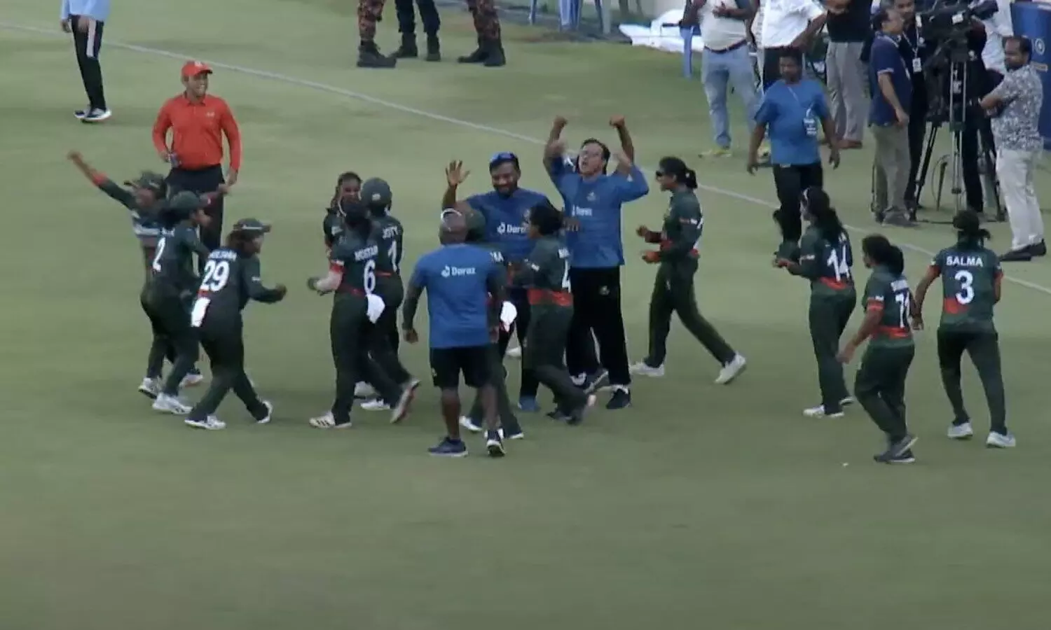 ఇండియా వర్సెస్ బంగ్లాదేశ్.. టై గా ముగిసిన మ్యాచ్