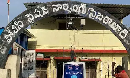 ఇంటిపై దాడి చేసి.. మహిళలను దుర్భాషలాడి.. కొట్టి.. మందుబాబుల వీరంగం