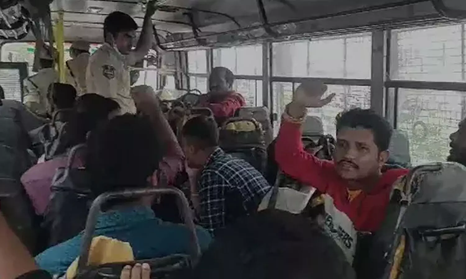 ఇందిరాపార్క్ వద్ద హోంగార్డుల ధర్నా.. అరెస్ట్