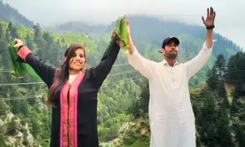 ఎన్ని మాటలు చెప్పిందో.. చివరికి పెళ్లి చేసేసుకుంది