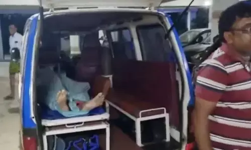 తల్లికి చికెన్ ఇచ్చి రమ్మని ఓ యువకుడికి చెప్పాడు.. ఇంతలో