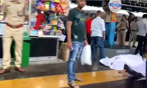 రన్నింగ్ ట్రైన్ లో కాల్పులు.. పాపం ఆ ప్రయాణీకులు