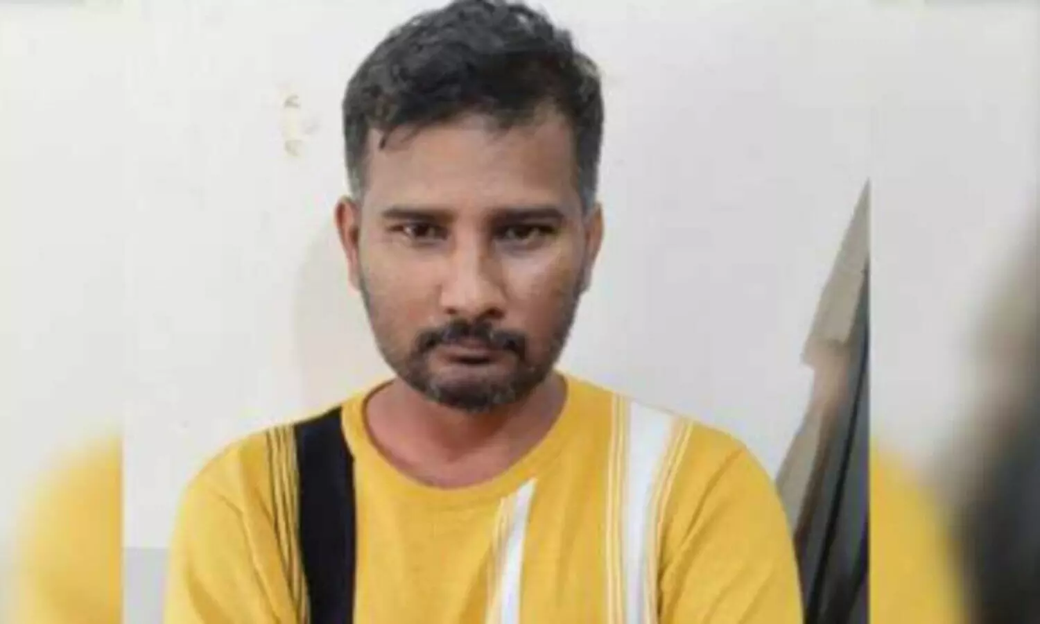 వేరే వ్యక్తితో అఫైర్ గురించి ఆమె క్యాబ్ లో మాట్లాడింది