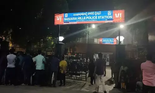 హైదరాబాద్ లో గే చాటింగ్ మోసాలు.. ఇంత దారుణమా..!