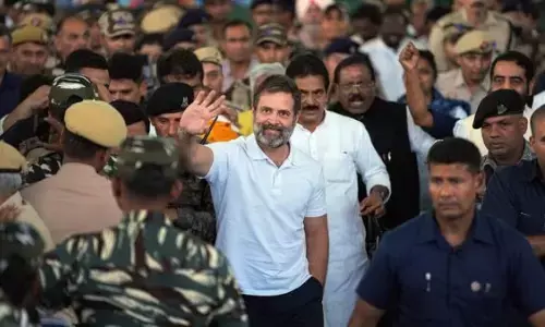 వేటు త‌ప్పింది.. మ‌ళ్లీ పార్ల‌మెంట్‌కు రాహుల్