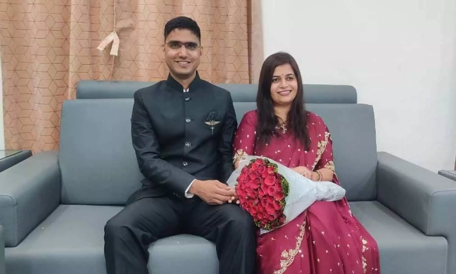 రిజిస్టర్‌ మ్యారేజ్‌ చేసుకున్న కృష్ణా జిల్లా జాయింట్‌ కలెక్టర్‌