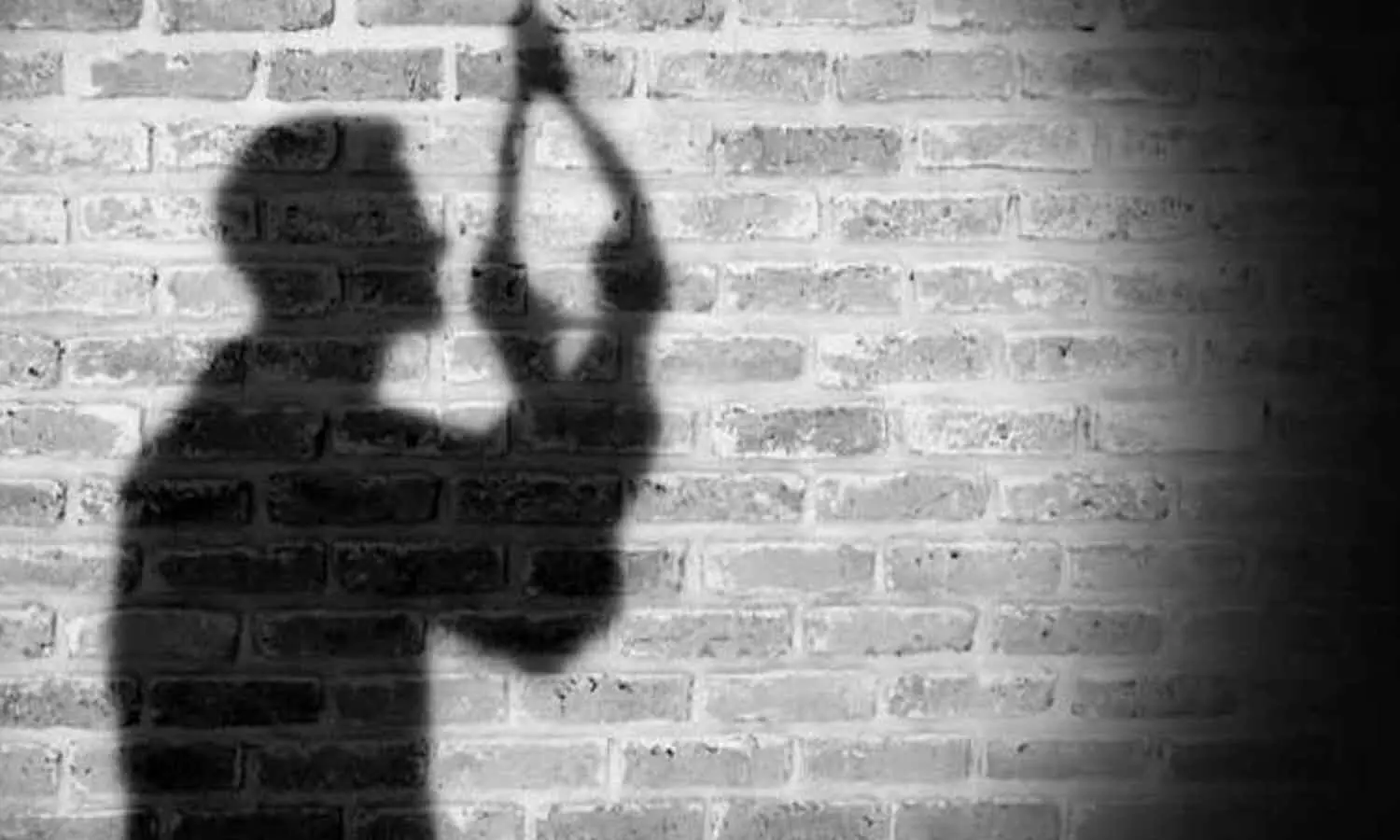 మాదాపూర్‌లో ఇంటర్ విద్యార్థి ఆత్మహత్య