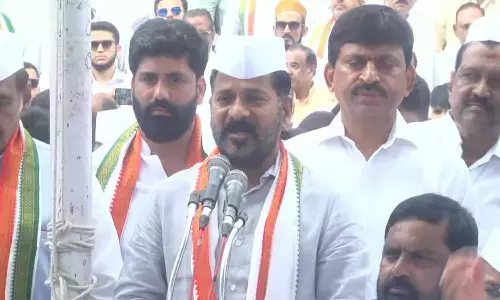 ఆ భయంతోనే కేసీఆర్ ఇవ‌న్నీ చేస్తున్నారు : రేవంత్ రెడ్డి