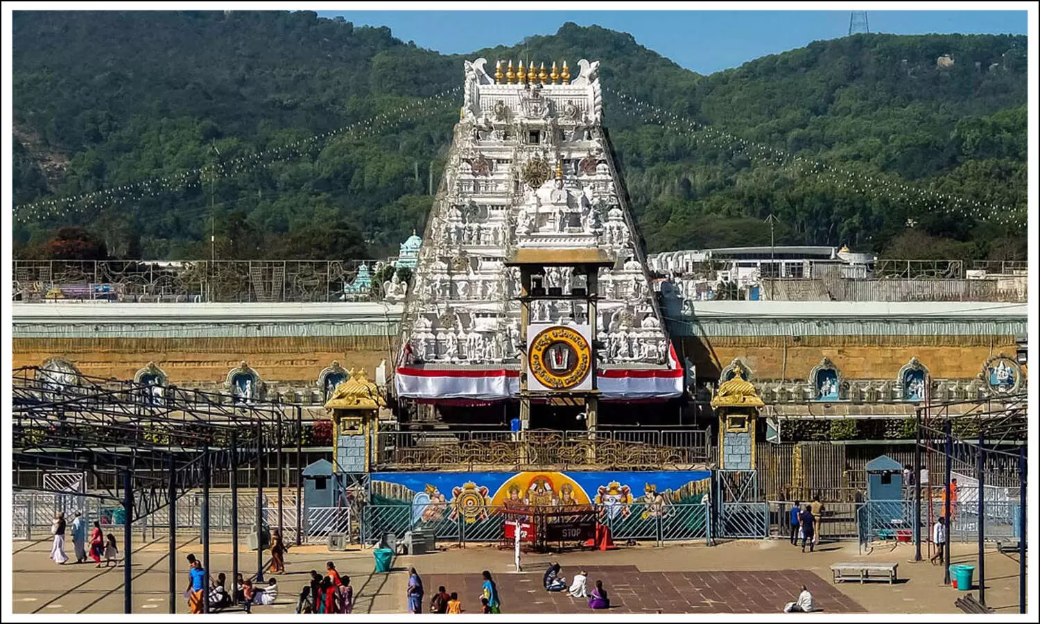rush, devotees, tirumala, brahmostavalu