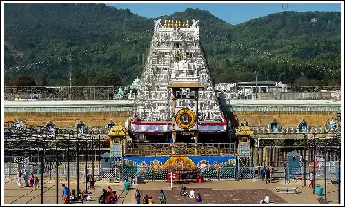 rush, devotees, tirumala, brahmostavalu